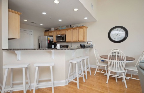Yaupon Beach Condominio | Sea Tales: condominio de 3 dormitorios / 2 baños en Oak Island, para 8 personas
