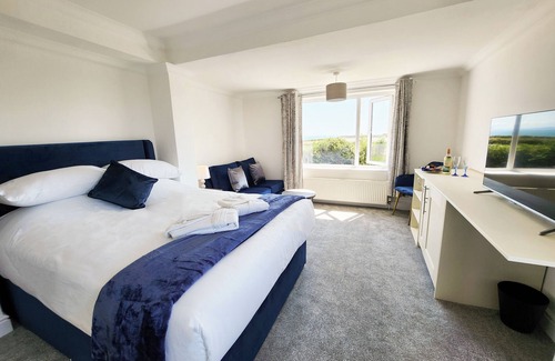 Port-Eynon Casa | Sea View - 1 Bed Suite - Port Eynon