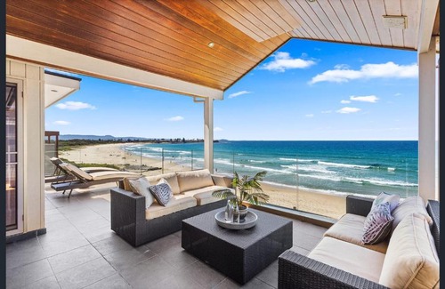 Shellharbour Casa | Sea View - Absolute Beachfront Shellharbour