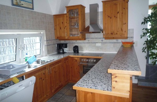Schilksee Apartamento | Sea view and beach on the doorstep: Ostsee-Strandvilla Schilksee, top floor vacation apartment