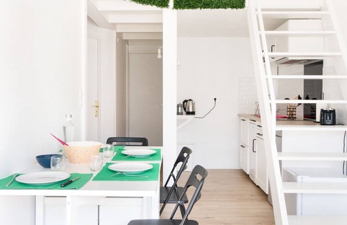 La Rochelle Apartamento | Apartamento con vistas al mar y piscina.