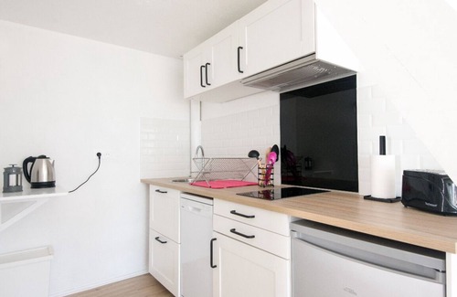 La Rochelle Apartamento | Apartamento con vistas al mar y piscina.