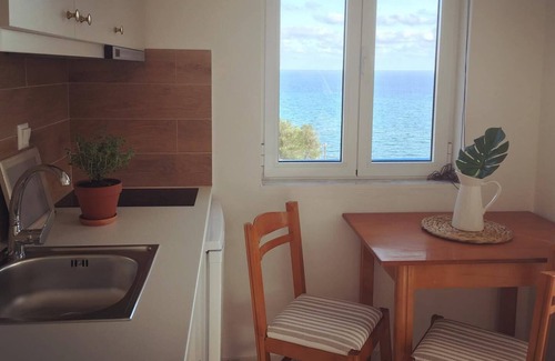 Kastri Apartamento | Apartamentos con vistas al mar en el corazón del pueblo pesquero de Kastri / Keratokampos