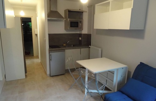 Pernes-les-Fontaines Apartamento | Villa provenzal de 130 m² para 6 personas con piscina y zona ajardinada.