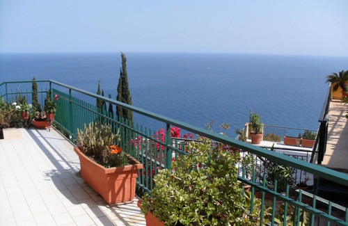 Letojanni Apartamento | Apartamento con vistas al mar Letojanni (TAORMINA MARE) wi-fi