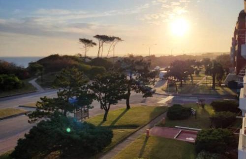 Cantegril Apartamento | Sea view apartment in front of Playa Mansa in Punta del Este