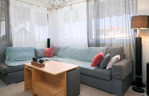 Argyroupoli Apartamento | Sea-View Apt Argyroupoli, Athens
