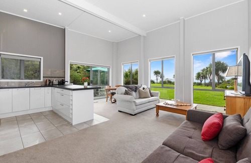 Ruakaka Casa | Sea View Cottage – Ruakaka Holiday Cottage