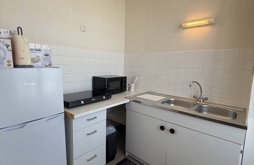 Saint-Cast-le-Guildo Apartamento | Sea View et Relaxation Await – 1-Bedroom Apartment for 2–4 Guests