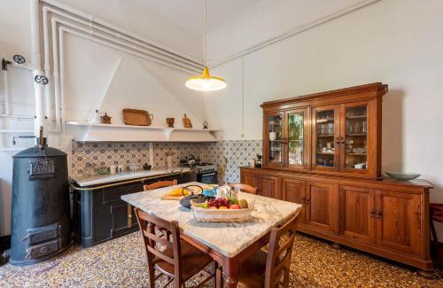 Carignano Apartamento | Sea View House Next to Genova Waterfront - Happy Rentals