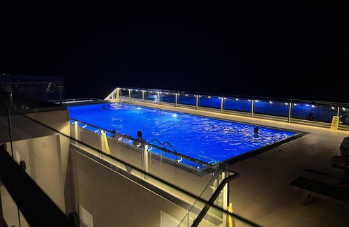 Negombo Apartamento | Sea view luxury room in Negombo