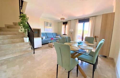 Buenas Noches Apartamento | Sea View Penthouse Apartment with Hot Tub - Casa Bella Vista, Buenas Noches , Estepona
