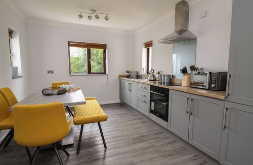 Saint Clears Cabaña | SEA VIEW, pet friendly, character holiday cottage in St Clears