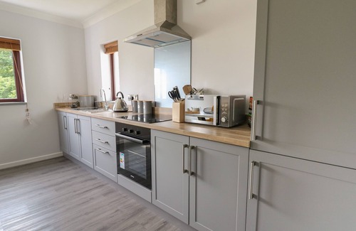 Saint Clears Cabaña | SEA VIEW, pet friendly, character holiday cottage in St Clears