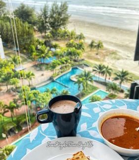 Kuantan Apartamento | Sea View & Pool View & WiFi & Netflix at Iman Kazoku TimurBay Ville Studio 2BDR