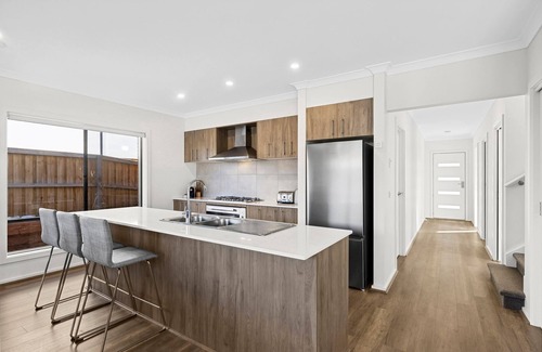 Clifton Springs Casa | Sea View Seaside Retreat, Pet friendly.