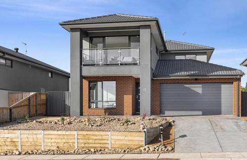 Clifton Springs Casa | Sea View Seaside Retreat, Pet friendly.