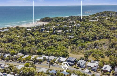 Point Lookout Casa | Sea View + Sleeps 8 + 3 mins to Beach