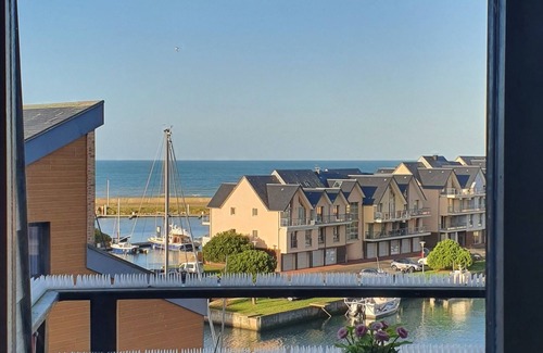 Deauville Apartamento | Sea view studio