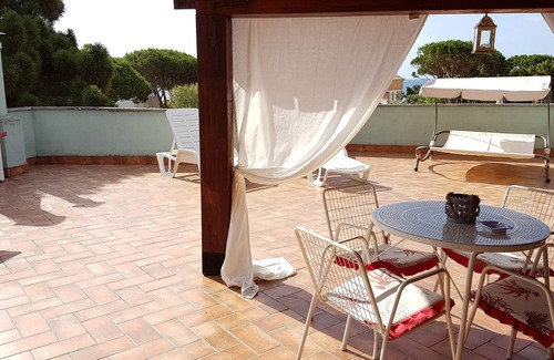 Latina Lido Casa | Terraza con vistas al mar y servicios