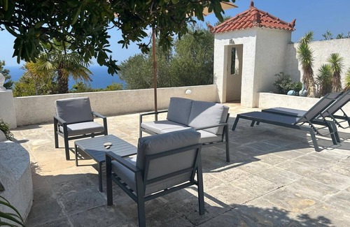 Lepreo Casa | Sea view vacation home in secluded location