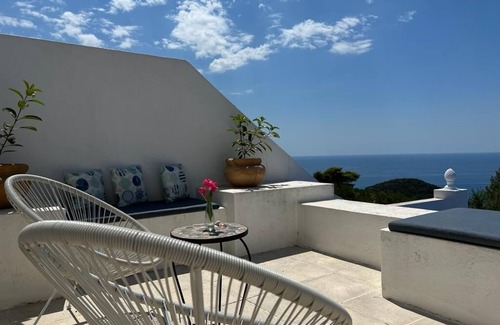 Lepreo Casa | Sea view vacation home in secluded location