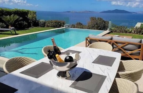 Bodrum City Center Villa | Sea View Villa in Akyarlar w/Infinity Pool