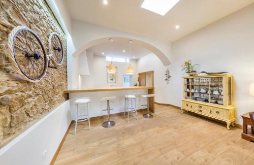 Olhao Villa | Sea-view villa in Quelfes + Shared pool