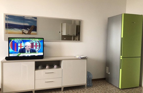 Silvi Marina Apartamento | Vista al mar con piscina y hermoso jardín.
