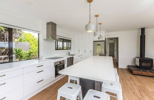 Omiha Casa | Sunset Sanctuary - Waiheke Escapes