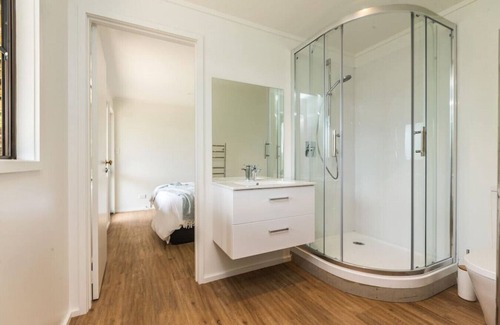Omiha Casa | Sunset Sanctuary - Waiheke Escapes