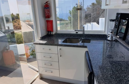 Benalmadena Villa | VISTAS AL MAR, TINA CALIENTE, PISCINA CLIMATIZADA, VILLA PRIVADA PARA FAMILIAS