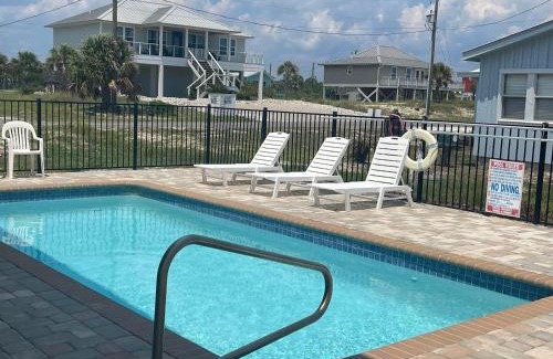 St. George Island Casa | Sea Watch-Beachfront-Private Pool-Pet Friendly