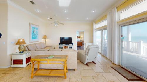 St. George Island Casa | Sea Watch-Beachfront-Private Pool-Pet Friendly