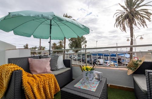 Las Acacias Apartamento | Sea & Wave Pedregalejo Beach Apartment