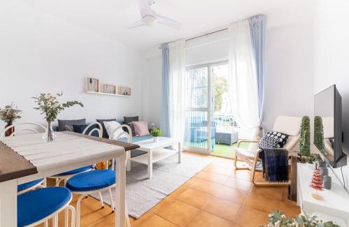 Las Acacias Apartamento | Sea & Wave Pedregalejo Beach Apartment