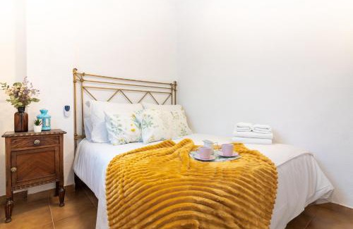 Las Acacias Apartamento | Sea & Wave Pedregalejo Beach Apartment
