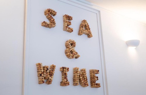 Punat Apartamento | Sea & Wine Apartment with Terrace & Scenic Sea View, Punat