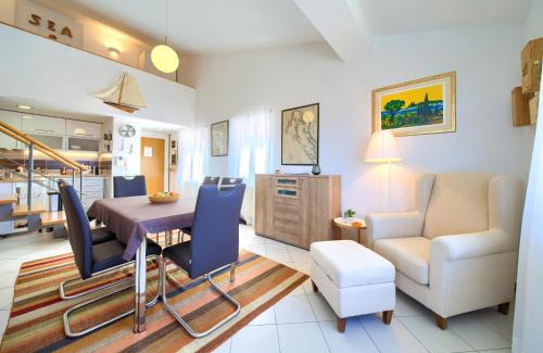 Punat Apartamento | Sea & Wine Apartment with Terrace & Scenic Sea View, Punat