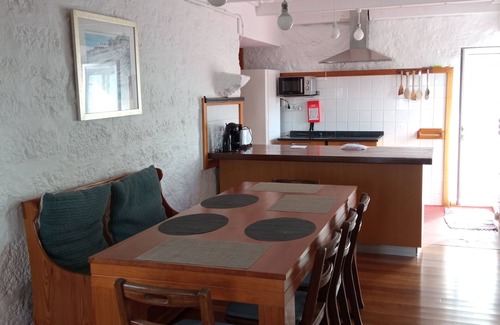 Calheta de Nesquim Casa | Sea wolf House