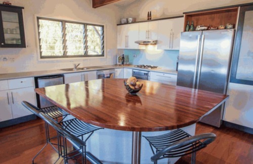 Agnes Water Casa | Seabreeze - 5 BR w/ Pool Table - Beachfront