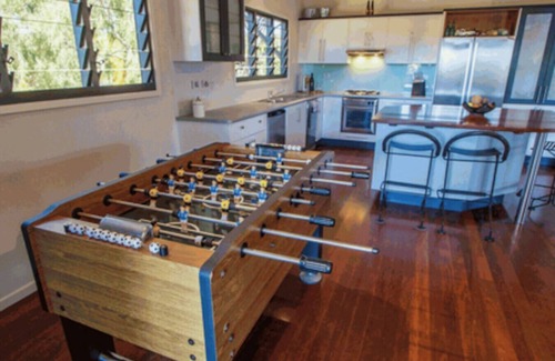 Agnes Water Casa | Seabreeze - 5 BR w/ Pool Table - Beachfront