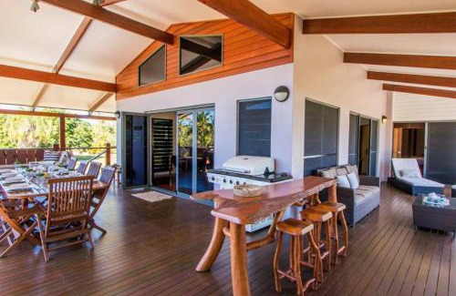 Agnes Water Casa | Seabreeze - 5 BR w Pool Table - Beachfront