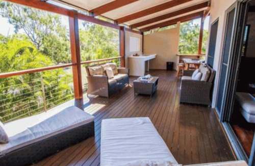 Agnes Water Casa | Seabreeze - 5 BR w Pool Table - Beachfront
