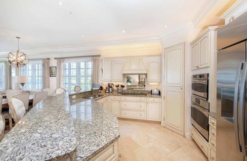 Seven Mile Beach Apartamento | Seabreeze 8 - Luxury 4-Bedroom on Seven Mile Beach