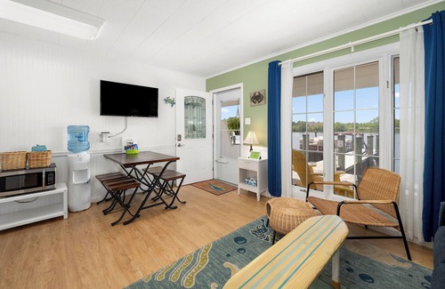 Ocean Pines Cabaña | Seabreeze Cottage at the Inn on Turville Creek