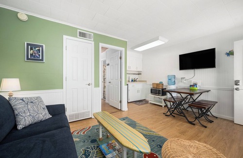 Ocean Pines Cabaña | Seabreeze Cottage at the Inn on Turville Creek