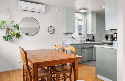 Seabright Casa | Seabright Breeze~ Dog-Friendly Coastal Retreat!