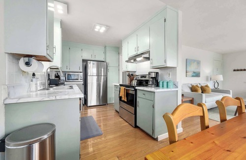 Seabright Casa | Seabright Breeze~ Dog-Friendly Coastal Retreat!