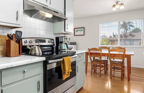 Seabright Casa | Seabright Breeze~ Dog-Friendly Coastal Retreat!